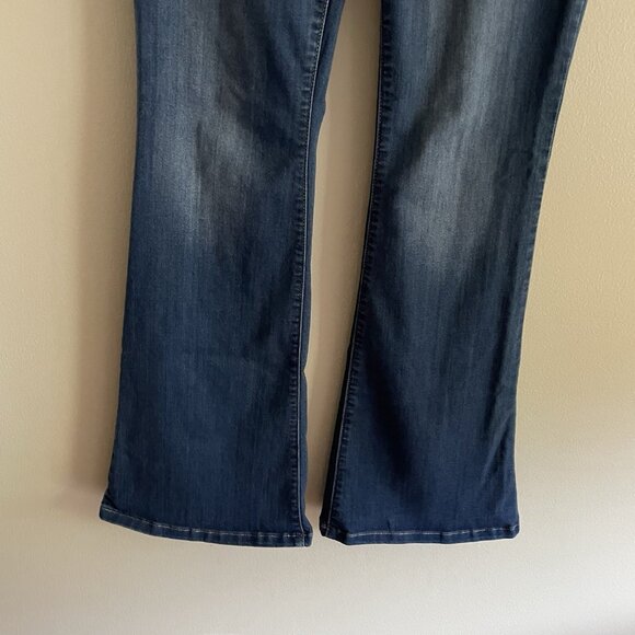 Altar’d State Women M Blue Victoria Wash Denim Pull On Luttrell Flare Jeans - Picture 4 of 11